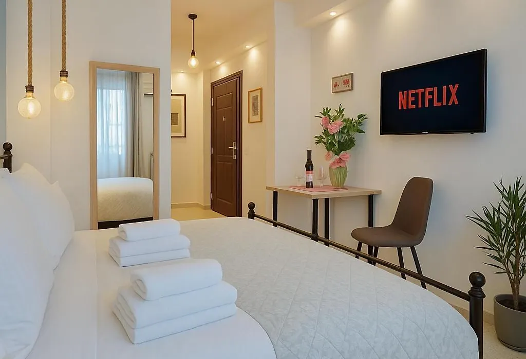 Stylish, Comfy Suite In The Heart Of Athens-1