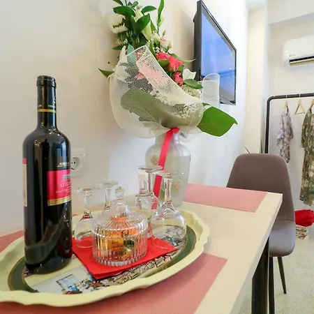 Stylish, Comfy Suite In The Heart Of Athens-3